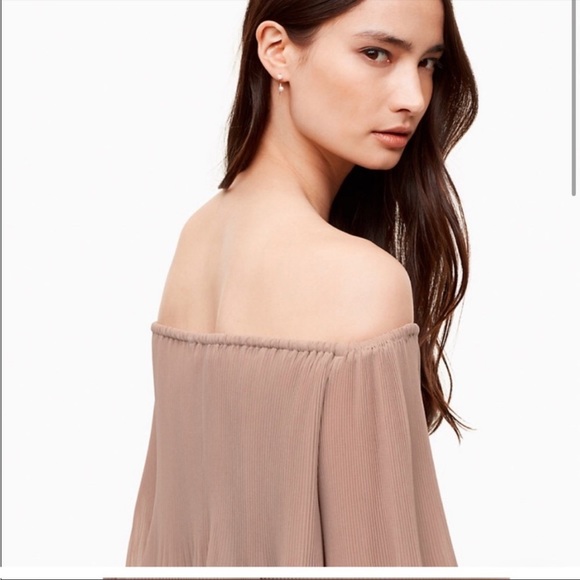 Off the shoulder pleated top - Picture 2 of 7